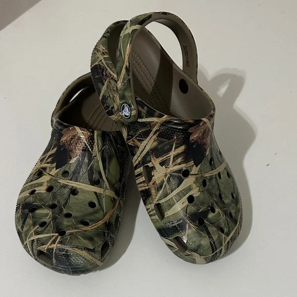 CROCS W9 Camouflage Shoes - Picture 3 of 11